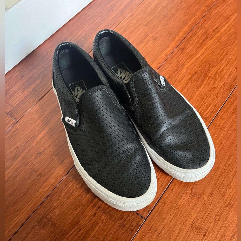 Unisex Vans slip ons 8M 9.5F